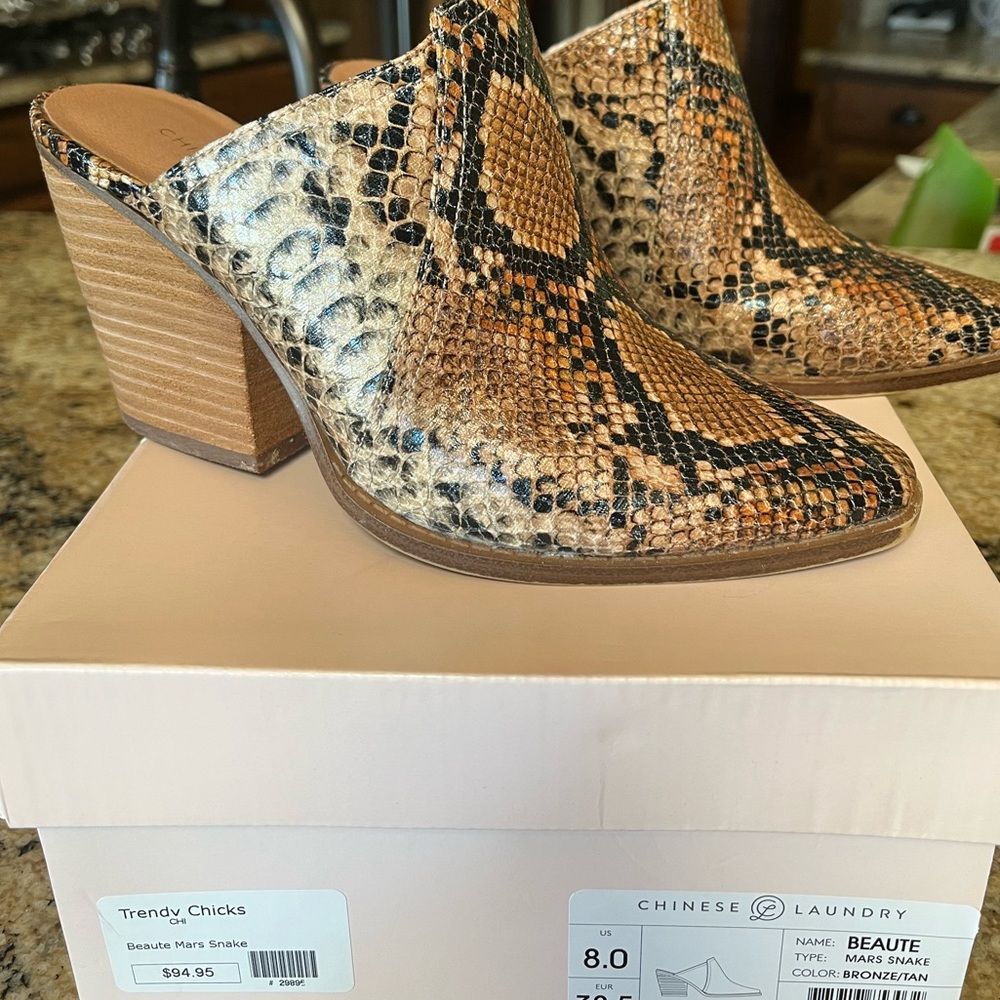 Shoes (mule)